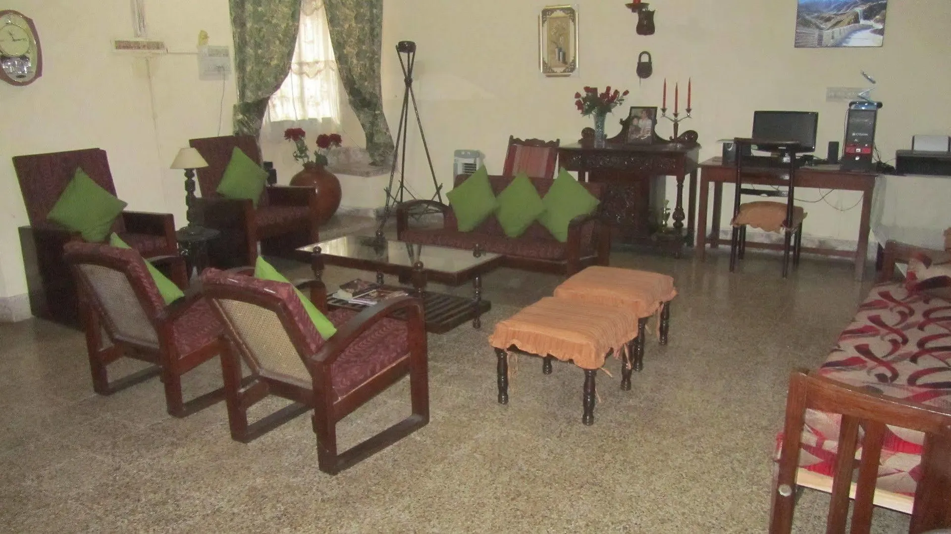 Madeleine Inn Kochi 0*,